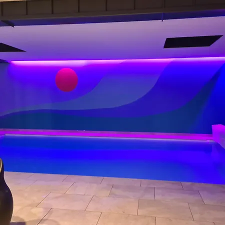 ヴィラ Ty Mam Goz, 50m Mer, Piscine Interieure, Spa, 11 Personnes Santec