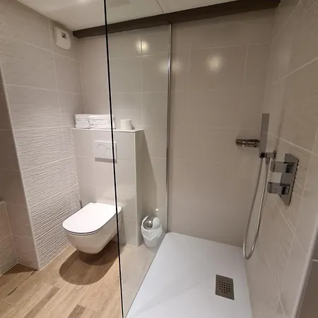 Ty Mam Goz, 50m Mer, Piscine Interieure, Spa, 11 Personnes Villa