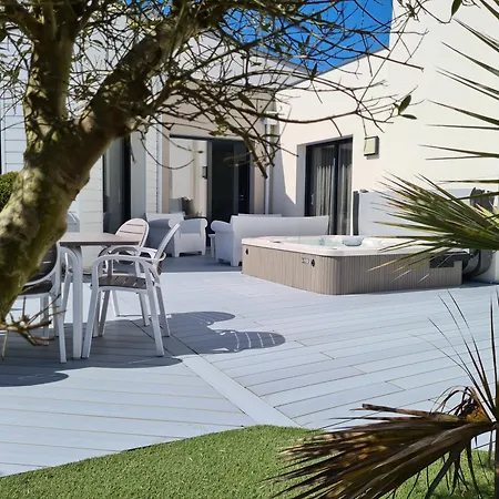 Villa Ty Mam Goz, 50m Mer, Piscine Interieure, Spa, 11 Personnes *